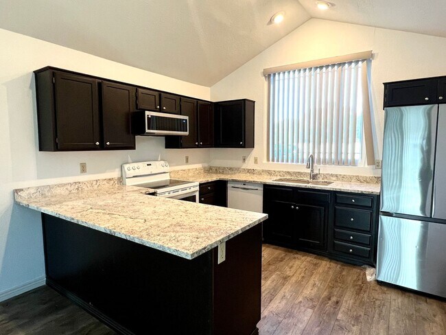 Foto del edificio - Spacious Updated 3 Bed/2 Bath in Excellent Peoria Location