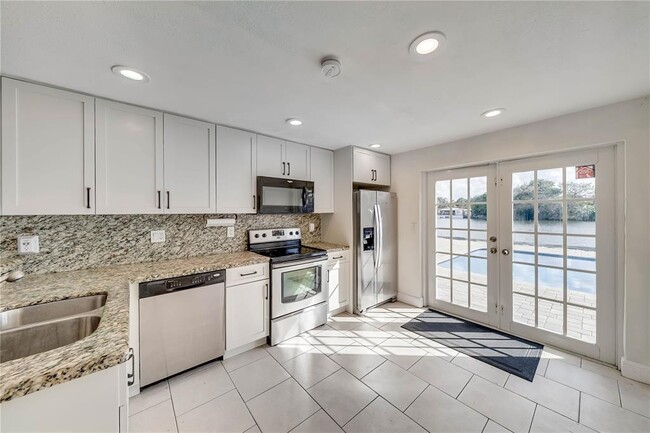 Foto del edificio - 5900 N Farragut Dr