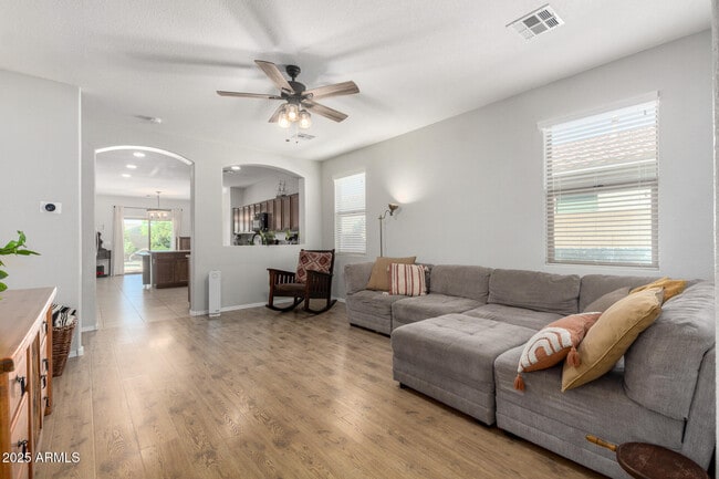 Foto del edificio - 18864 N Lariat Rd