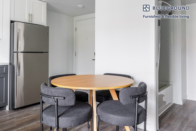 Building Photo - 2077 Haste St