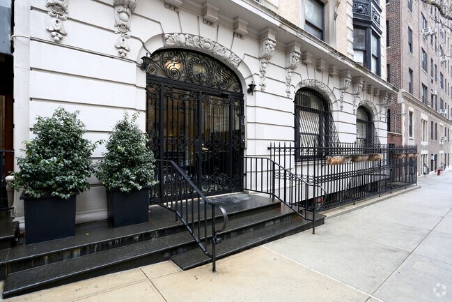 Building Photo - 254 W 82nd St