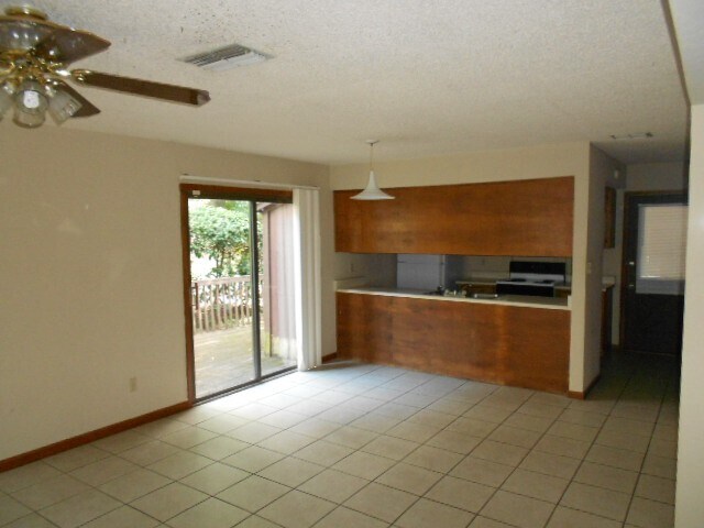 Foto del edificio - 3 Bedroom, 2.5 Bath off of Mission Road! Available August 2026!