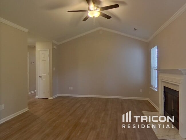 Building Photo - 1128 Summit Hills Dr