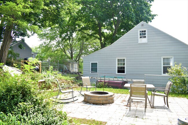 Patio - 1233 Broadway
