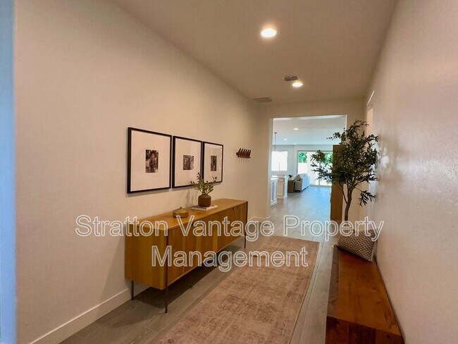 Foto del edificio - 23095 Via Del Oro