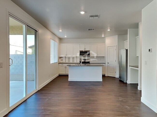 Foto del edificio - 17148 W Townley Ave