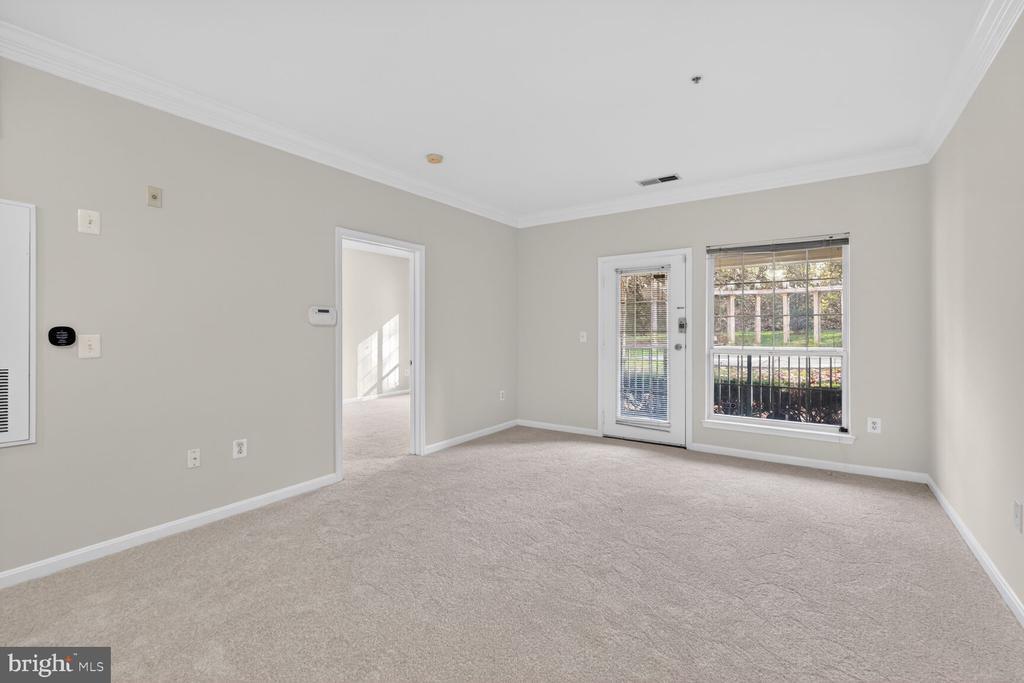 Foto principal - 4860 Eisenhower Ave