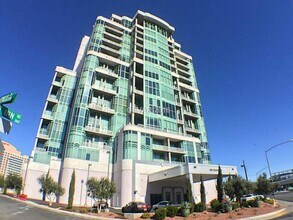 Building Photo - 360 E Desert Inn Rd