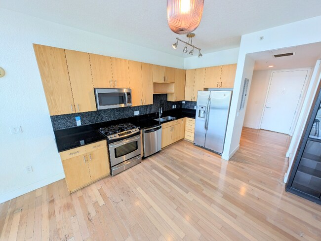 Foto del edificio - 150 E Robinson St