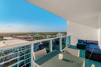 Building Photo - 2301 Collins Ave