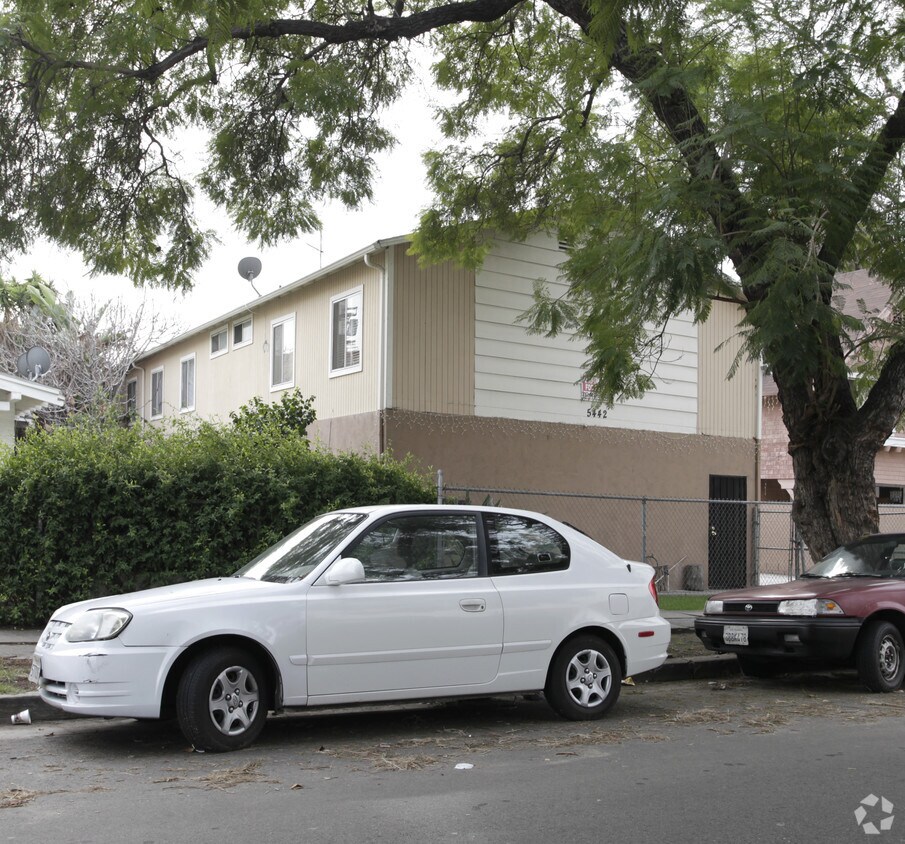 Foto del edificio - 5442 Virginia Ave