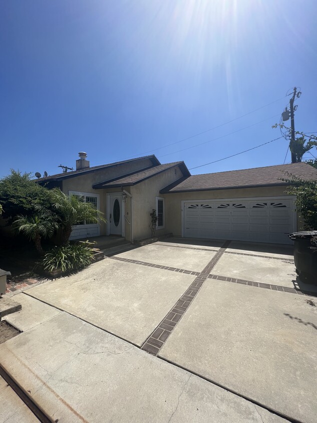 Front driveway - 2345 E 16th St