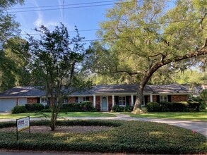 Building Photo - 301 Rivera Dr