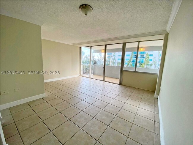 Building Photo - 7545 E Treasure Dr