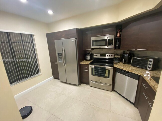 Building Photo - 8806 SW 130th Ct