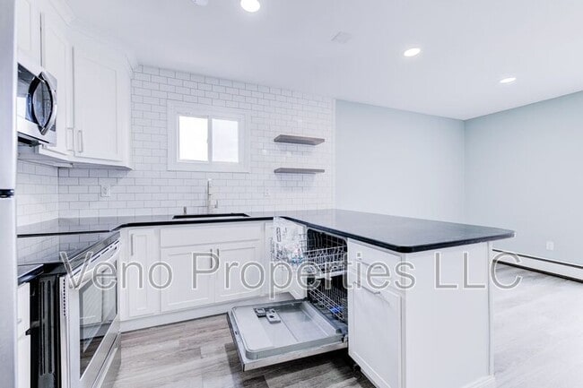 Building Photo - 13 Bancker Ave