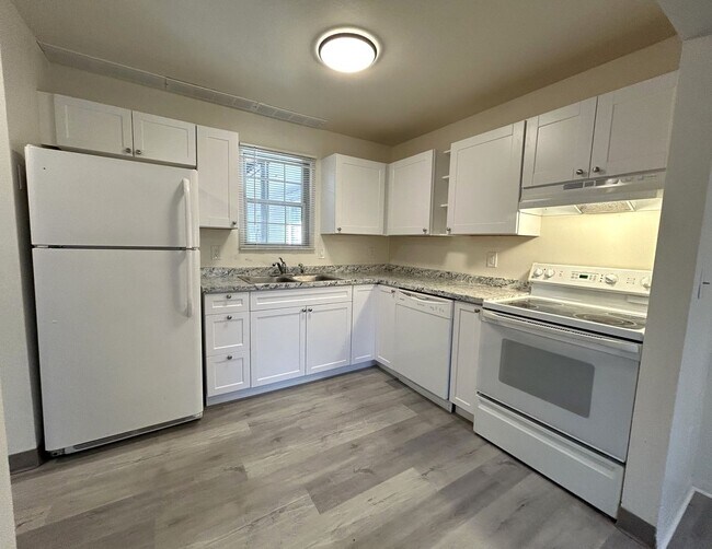 Foto del edificio - $750 Off First Month! Fully Remodeled 2BR Condo Near CSU – Modern Finishes & Prime Location