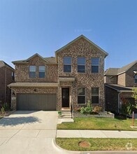 Building Photo - 2260 Washington Dr
