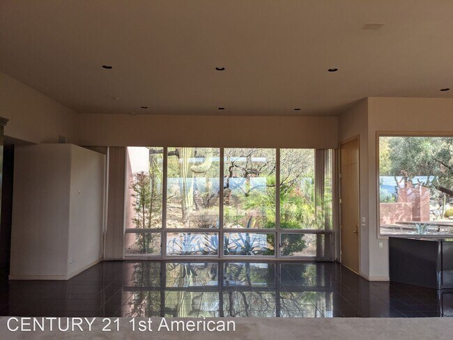 Building Photo - 2 br, 3 bath House - 5556 E Circulo Terra