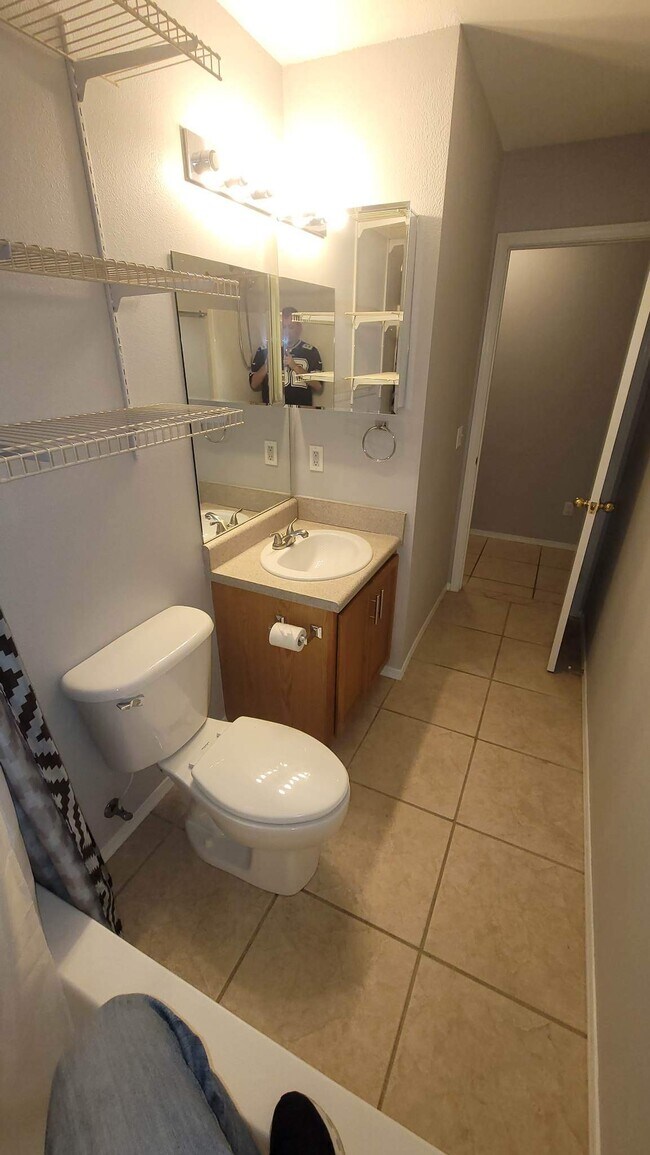 Foto del edificio - 402 E Laura St