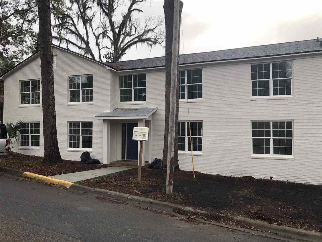 Primary Photo - 500 E College Ave