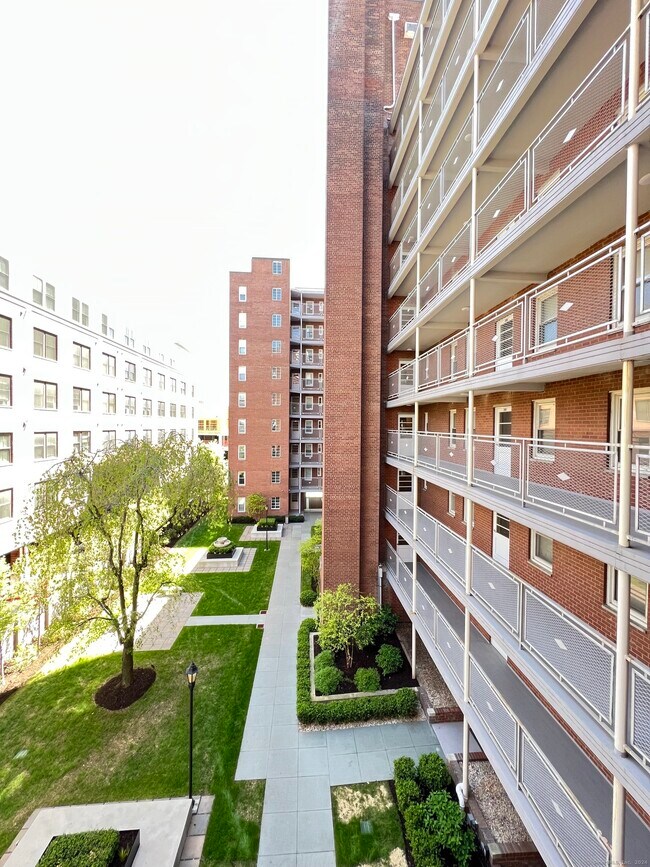 Foto del edificio - 700 Summer St