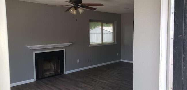 Building Photo - 1601 Windsong Ln