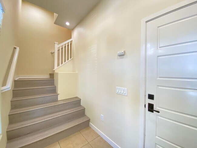 Foto del edificio - 3bedroom 3 bath home in the Solaire Commun...
