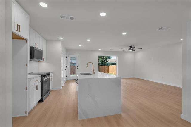 Foto del edificio - 516 Fairhaven Dr