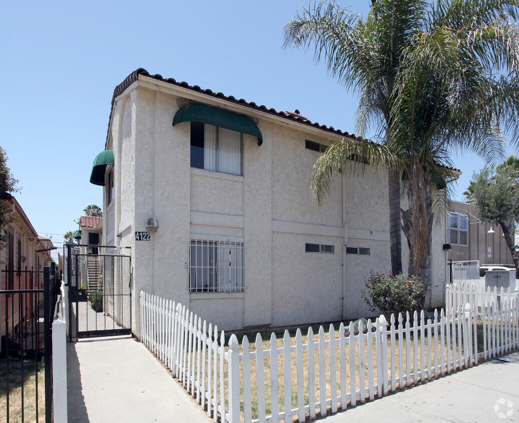 Primary Photo - 4122-4126 39th St
