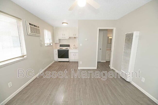 Building Photo - 1928 Ethan Way