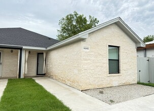 Building Photo - 929 Houston St