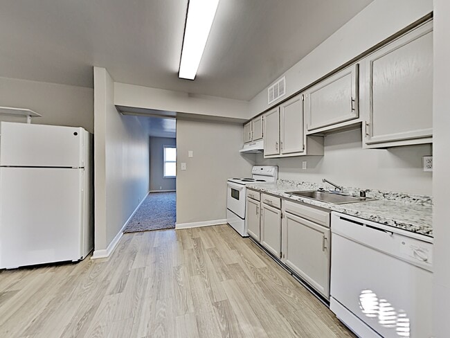 Building Photo - Maple Valley Apartments