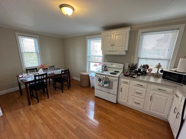 Building Photo - 438 Washington St