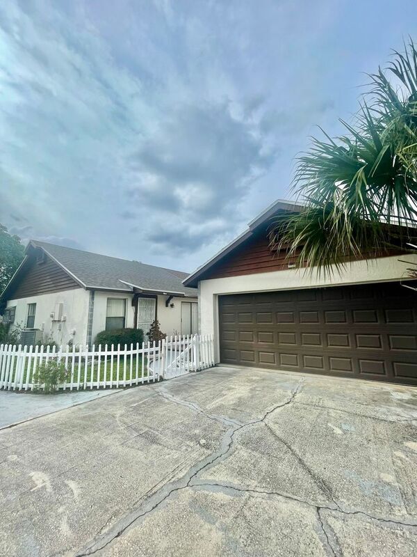 Foto del edificio - 1138 Easton St