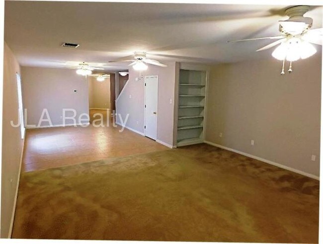 Building Photo - 2221 N Austin Avenue , Pearland , TX , 77581