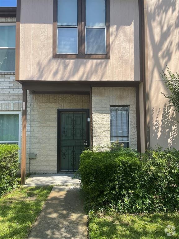 Building Photo - 12400 Brookglade Cir
