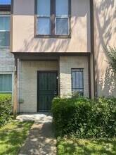 Building Photo - 12400 Brookglade Cir