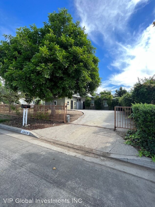 3 br, 1 bath House 5920 Cedarglen Dr SFR House Rental in Azusa, CA