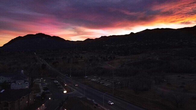 Foto del edificio - 2188 Giltshire Dr