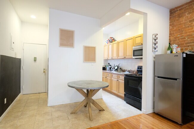 Foto del edificio - 744 9th Ave