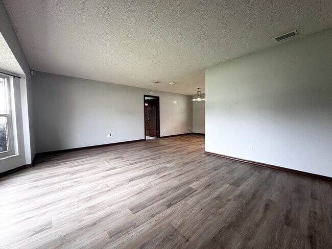 Foto del edificio - 947 N Atmore Cir