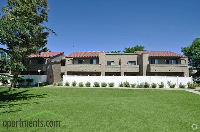 Building - La Quinta Apartments