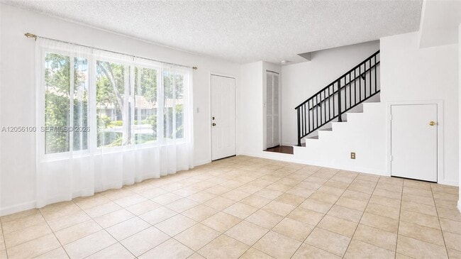 Foto del edificio - 9821 NW 37th St