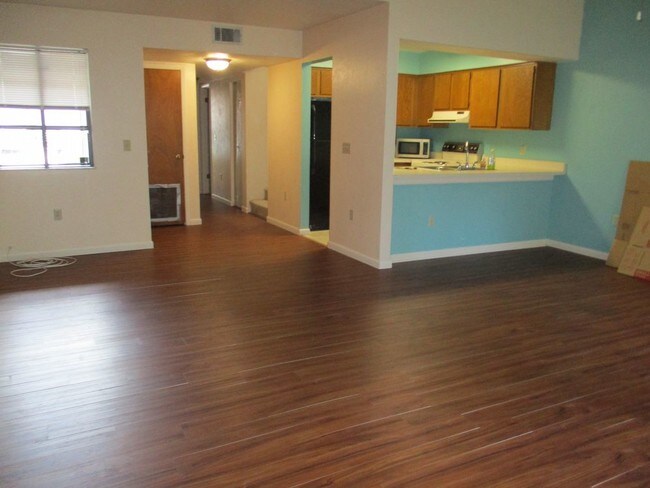 Building Photo - 4433 SW 21st Ln