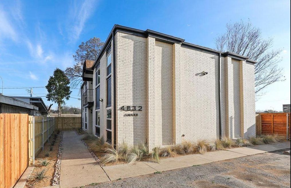 Primary Photo - 4832 Locke Ave