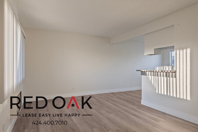 Building Photo - 10920 Ramona Blvd