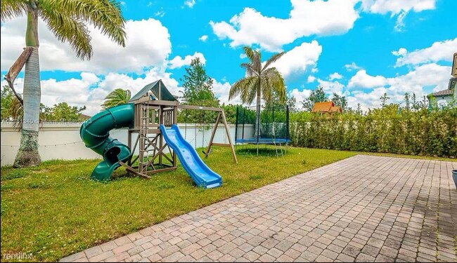 Building Photo - 4 br, 3 bath House - 3567 W 94th Ter