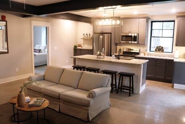Foto del edificio - 411 N East St