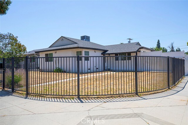 Primary Photo - 14956 Devonshire St